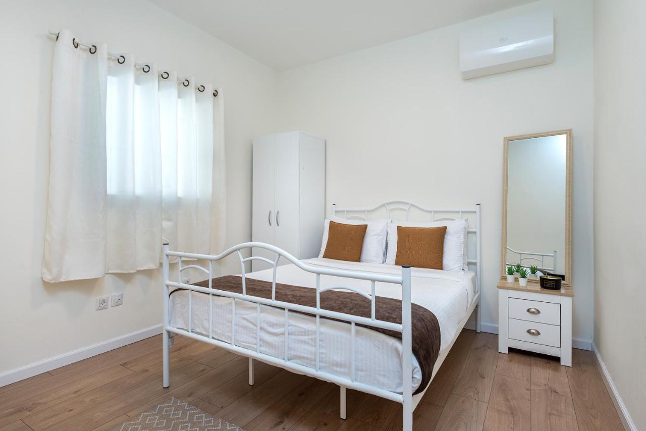 Melony Apartments Yam Suf Street 埃拉特 外观 照片
