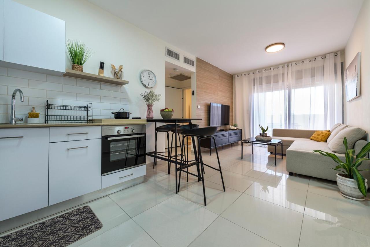 Melony Apartments Yam Suf Street 埃拉特 外观 照片